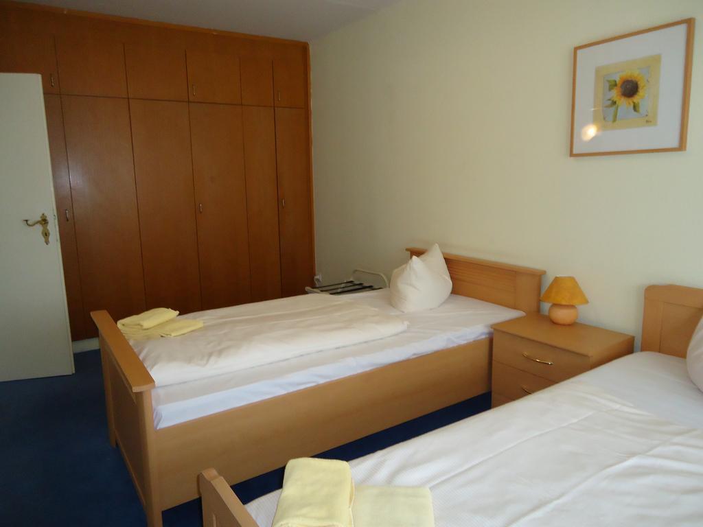 Hotel Kubrat Am Checkpoint Charlie 柏林 客房 照片