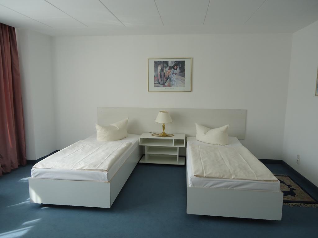 Hotel Kubrat Am Checkpoint Charlie 柏林 客房 照片