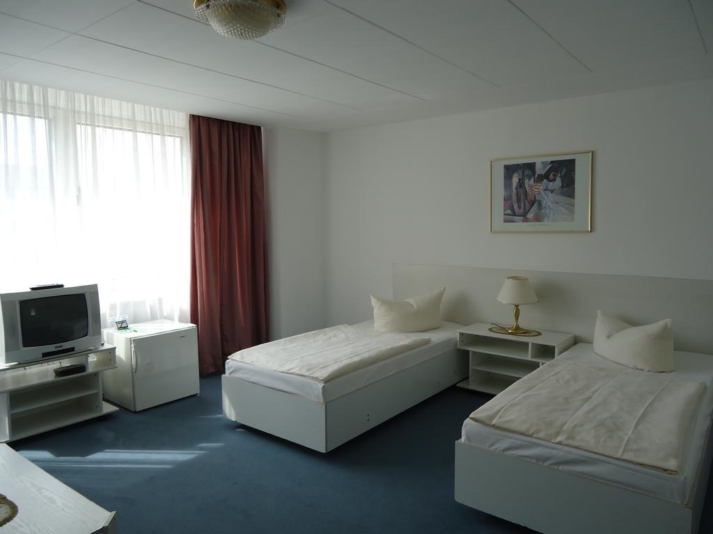Hotel Kubrat Am Checkpoint Charlie 柏林 客房 照片