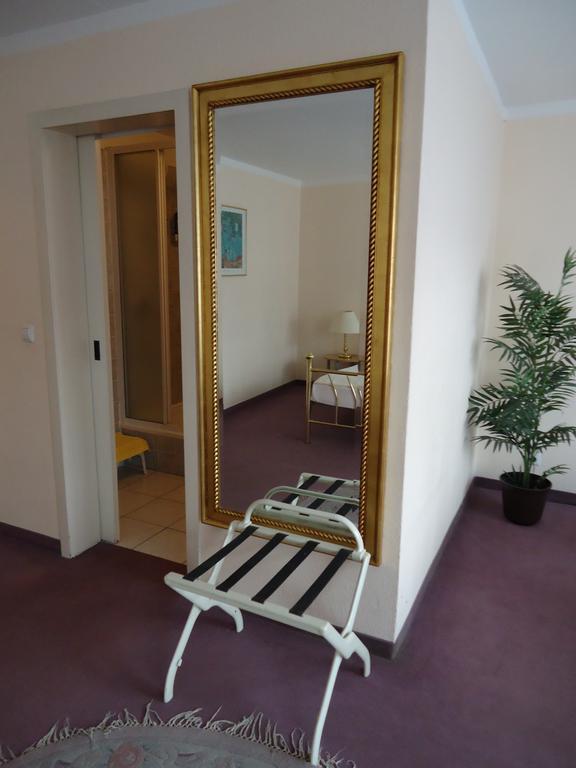 Hotel Kubrat Am Checkpoint Charlie 柏林 客房 照片