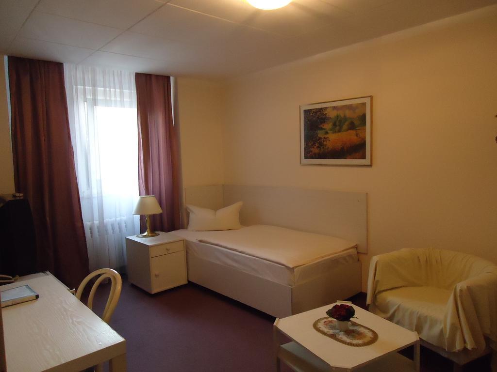 Hotel Kubrat Am Checkpoint Charlie 柏林 客房 照片